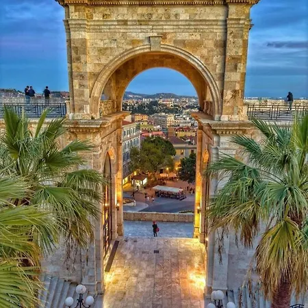Elegante Dimora Storica Sul Bastione Saint Remy - Di Grazia * Кальяри