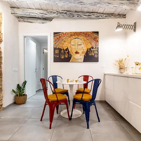 Elegante Dimora Nel Centro Storico Di * Cagliari